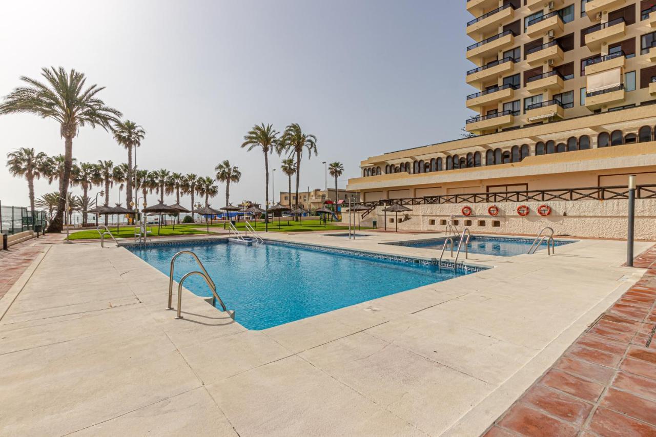 Amazing Views Beachfront Apartment With Swimming Pool Benalmádena Zewnętrze zdjęcie